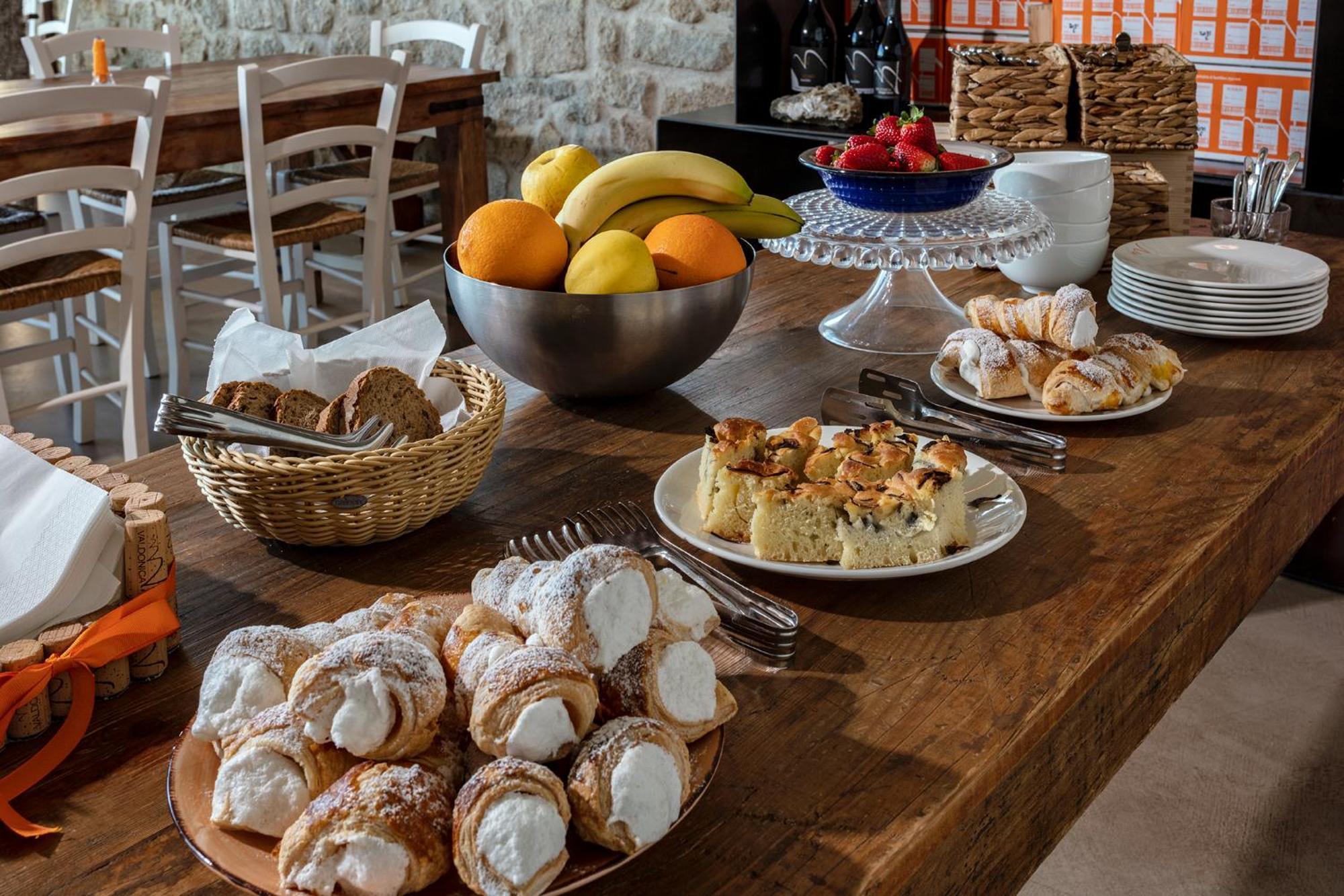 Valdonica Winery Fine Dine & Wine Hotel Sassofortino Exterior foto